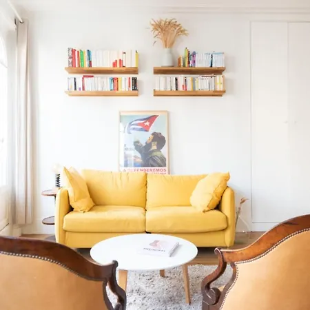 Beautiful Luxurious Apt, Bright And Spacious Apartman