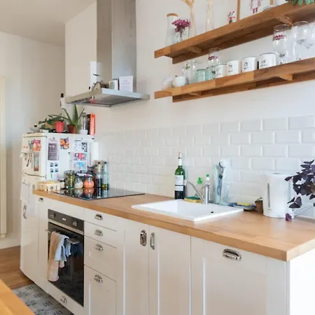 Beautiful Luxurious Apt, Bright And Spacious Apartman *
