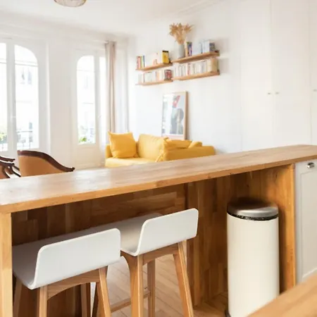 Apartman Beautiful Luxurious Apt, Bright And Spacious